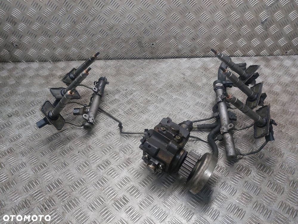 POMPA WTRYSKOWA + WTRYSKIWACZE + LISTWA KOMPLET AUDI A6 C6 2.7 TDI - 1