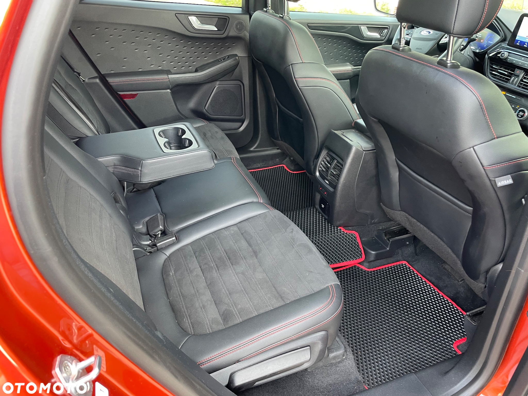 Ford Kuga 2.0 EcoBlue 4x4 ST-LINE - 18