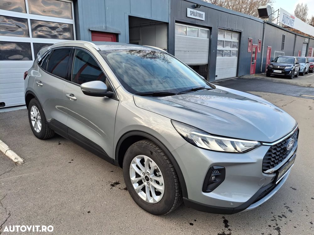 Ford Kuga 1.5 EcoBoost A8 FWD Titanium - 3