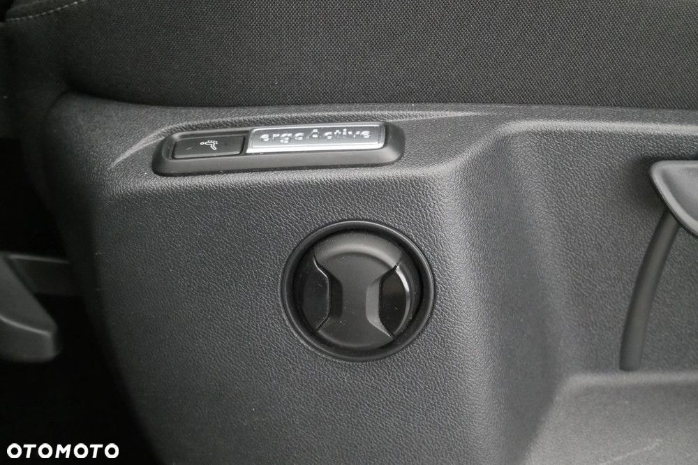 Volkswagen Tiguan - 33