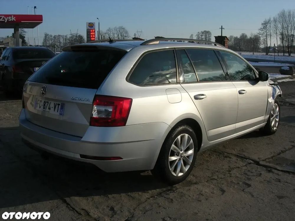 Skoda Octavia Combi 1.5 TSI ACT DSG Style - 4