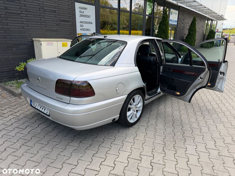 Opel Omega 2.2 Elegance - 12