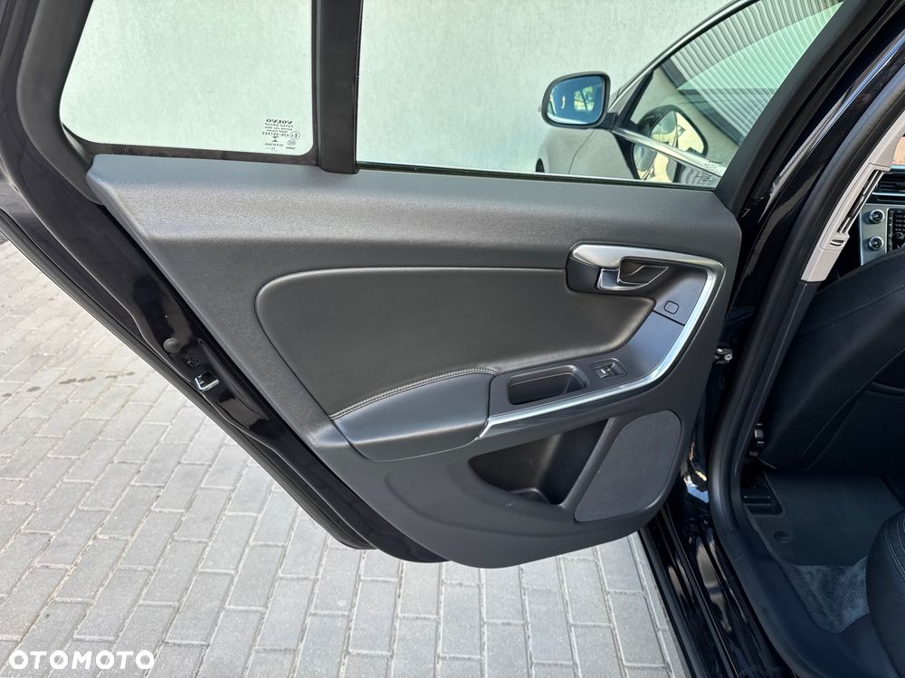 Volvo V60 D3 Geartronic Momentum Pro - 29