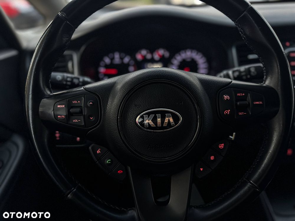 Kia Carens 1.7 CRDi M - 11