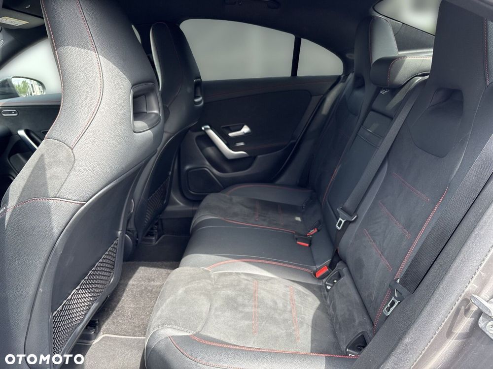 Mercedes-Benz CLA - 24
