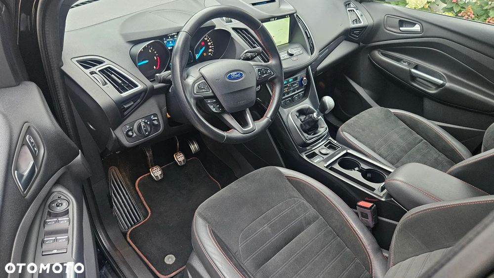 Ford Kuga 2.0 TDCi 2x4 ST-Line - 14