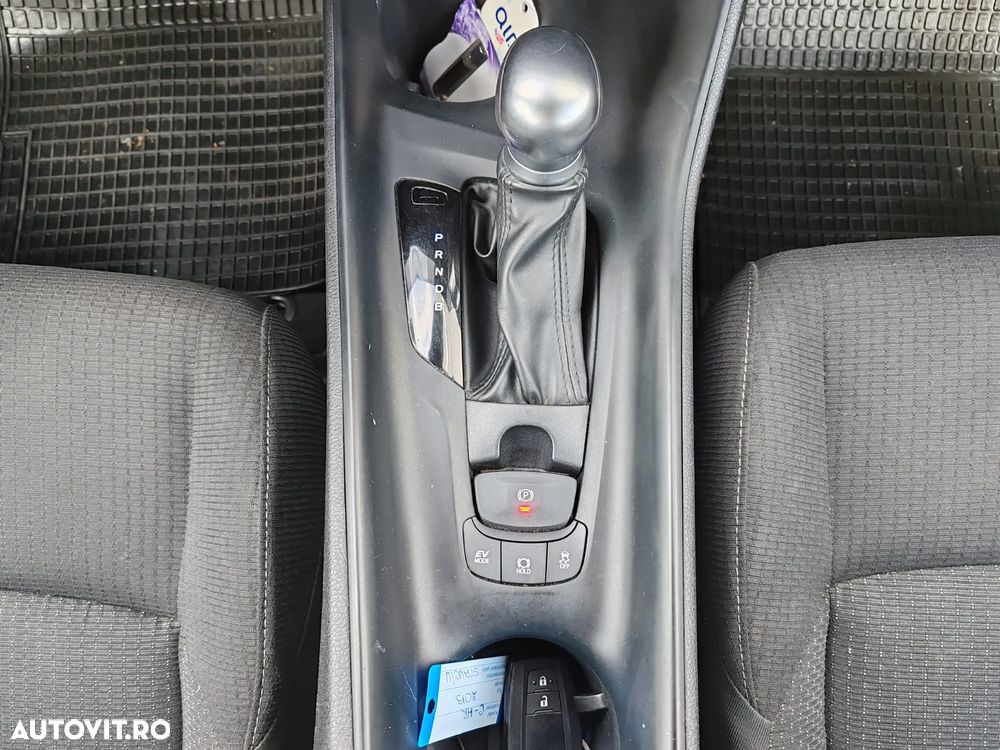 Toyota C-HR 1.8 HSD 4x2 CVT C-ult - 15