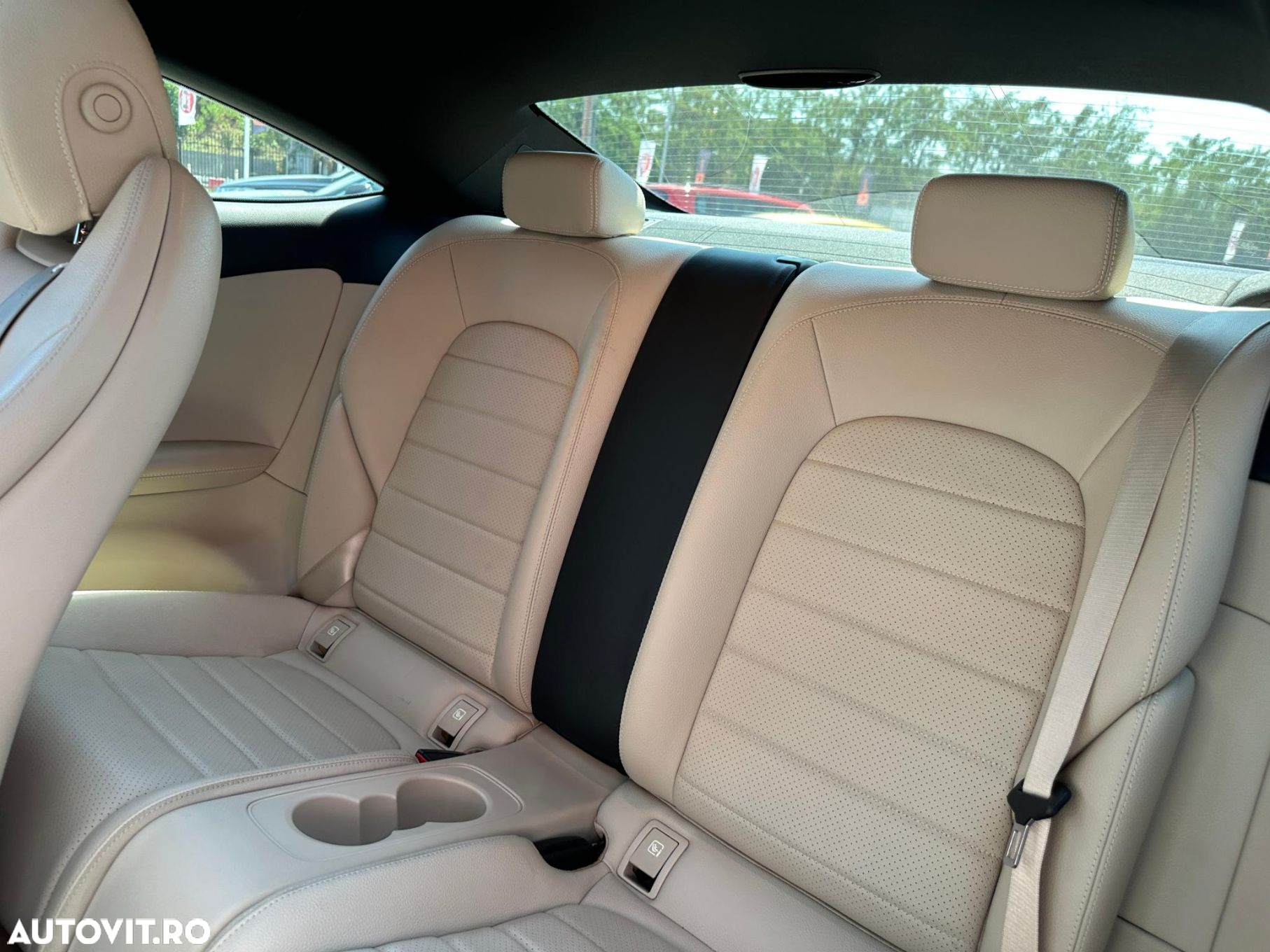 Mercedes-Benz C - 23