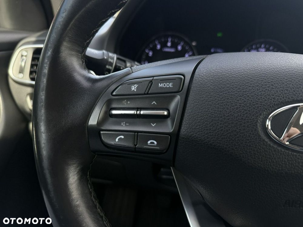 Hyundai i30 1.5 DPI Classic + - 18