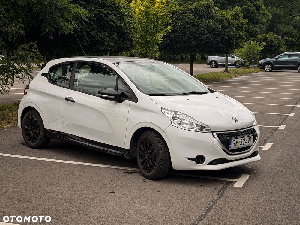 Peugeot 208 - 5