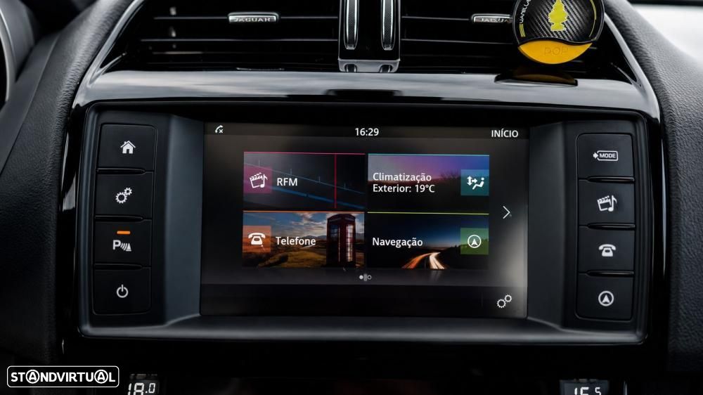 Jaguar F-Pace 20d Prestige - 23