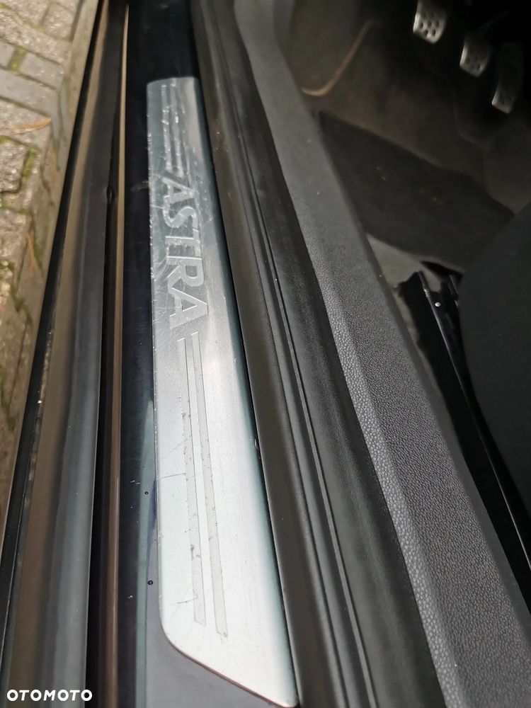 Opel Astra III GTC 1.8 Sport - 29