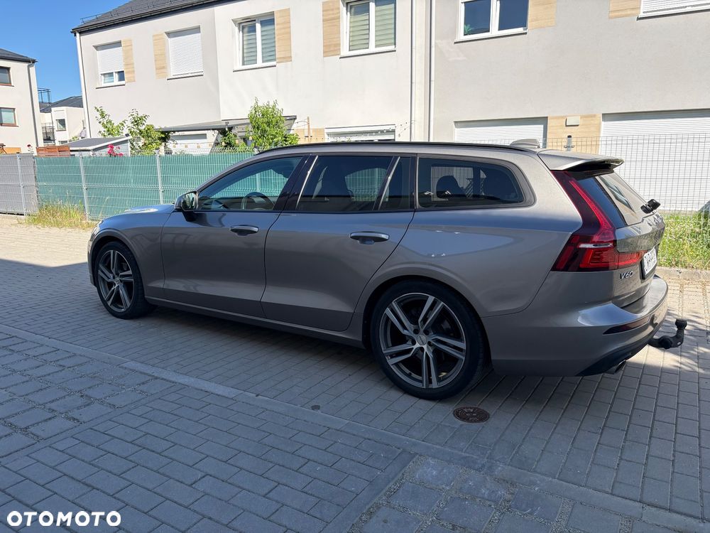 Volvo V60 D4 AWD Momentum Pro - 11