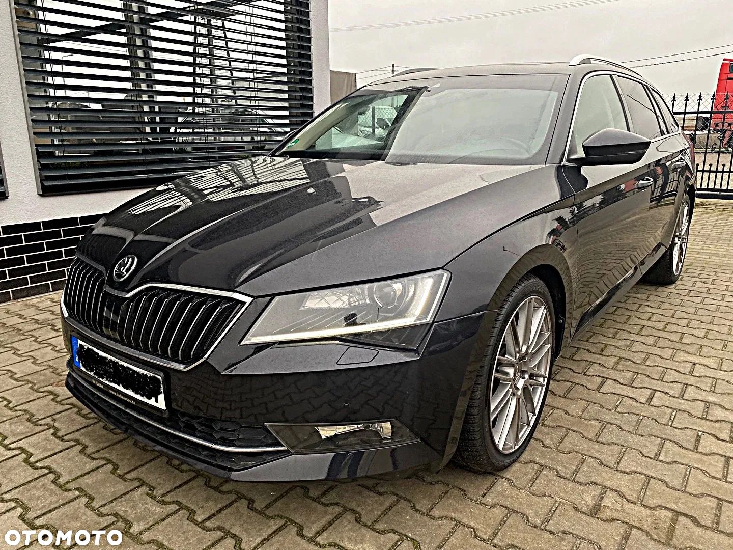 Skoda Superb Combi 2.0 TDI 4x4 DSG L&K - 1