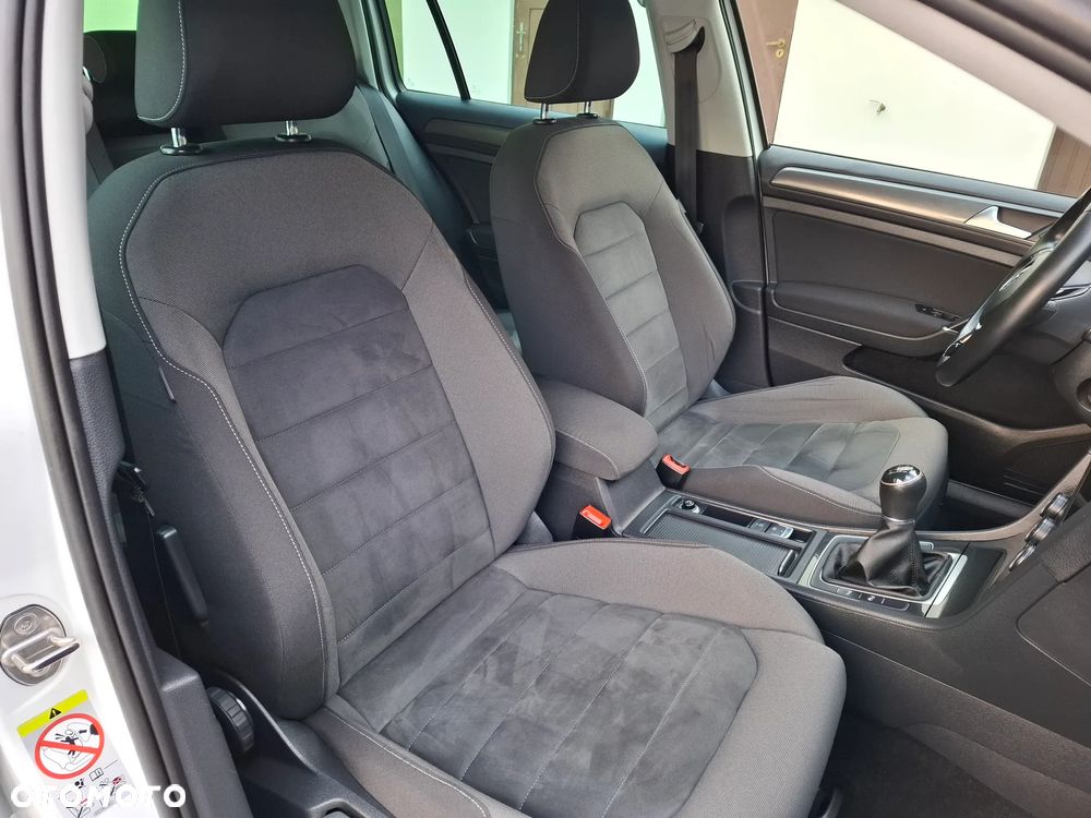 Volkswagen Golf - 12