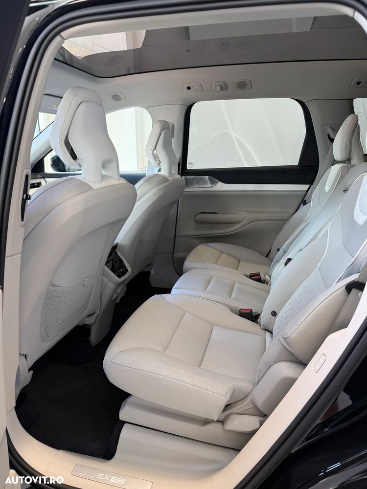 Volvo EX90 - 24