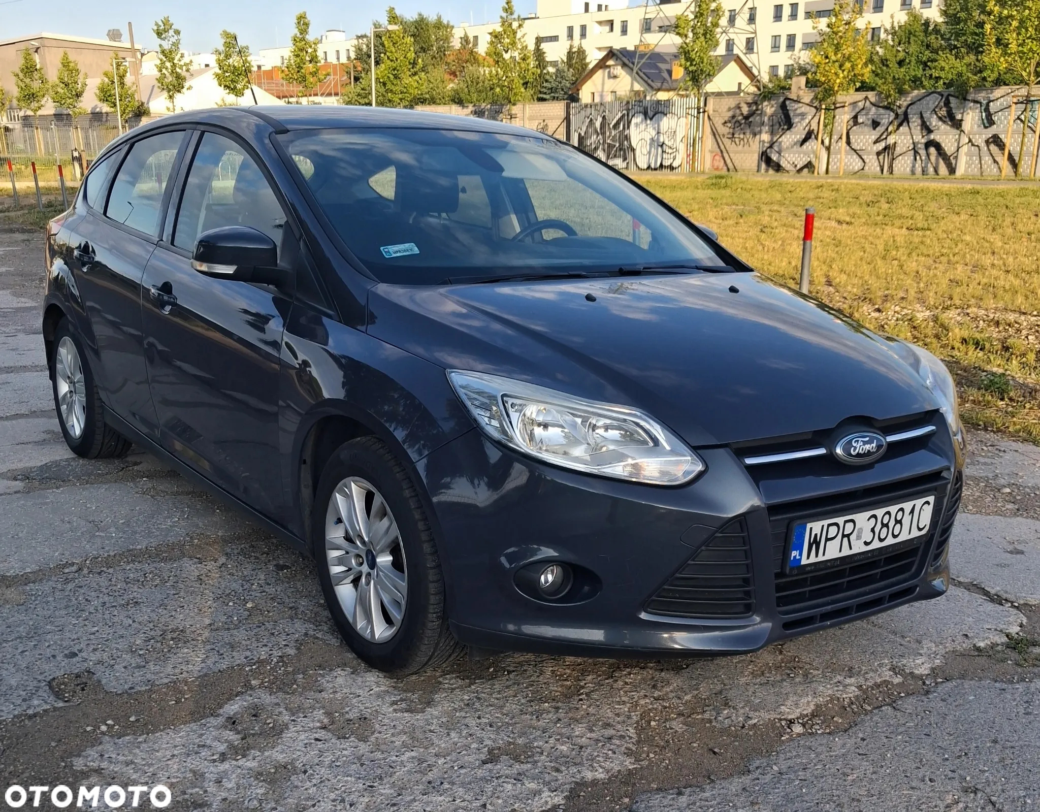 Ford Focus 1.6 Ambiente - 2