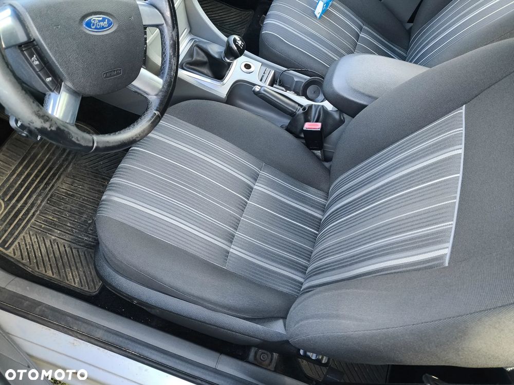 Ford Focus 2008 photo 4