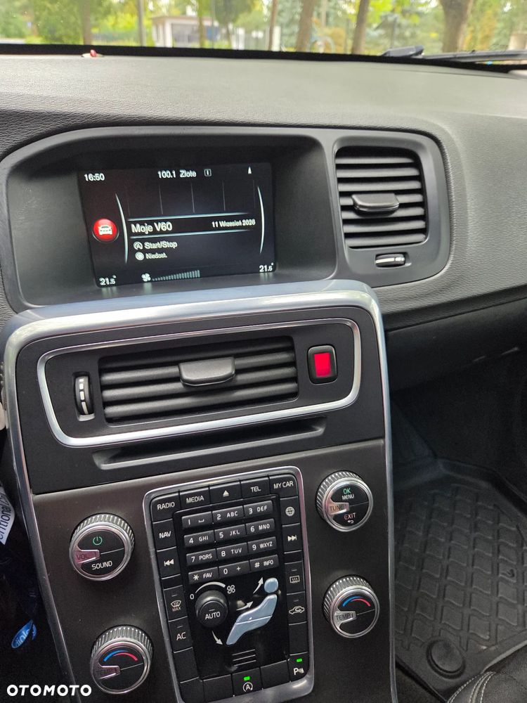 Volvo V60 D2 Momentum - 23