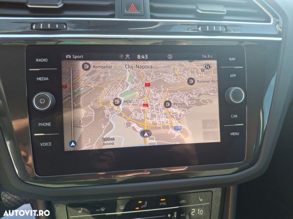 Volkswagen Tiguan - 16