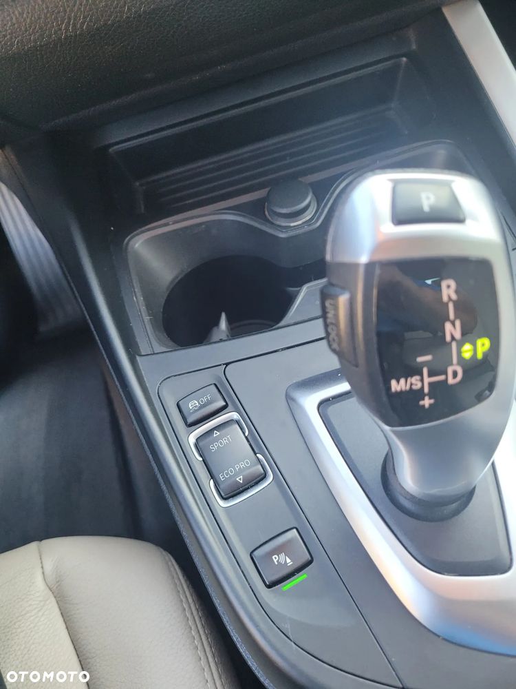 BMW Seria 1 118i - 15
