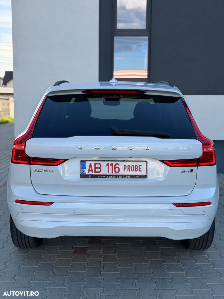 Volvo XC 60 B4 MHEV AWD Momentum Pro - 6