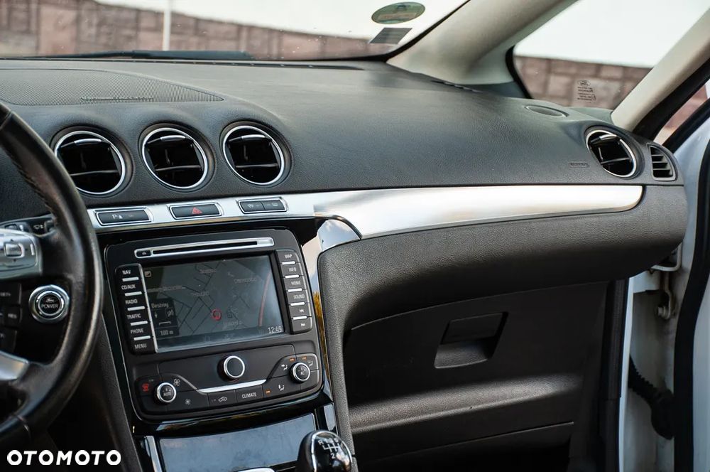 Ford S-Max 2.0 TDCi DPF Titanium - 33