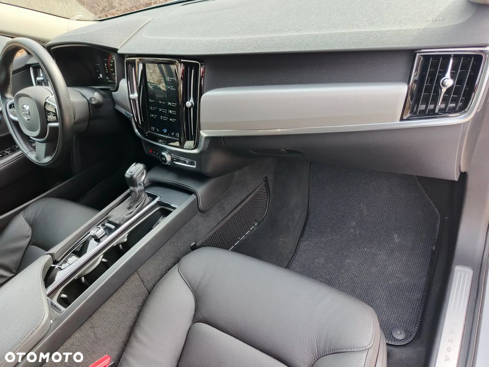 Volvo V90 D5 AWD Momentum - 21