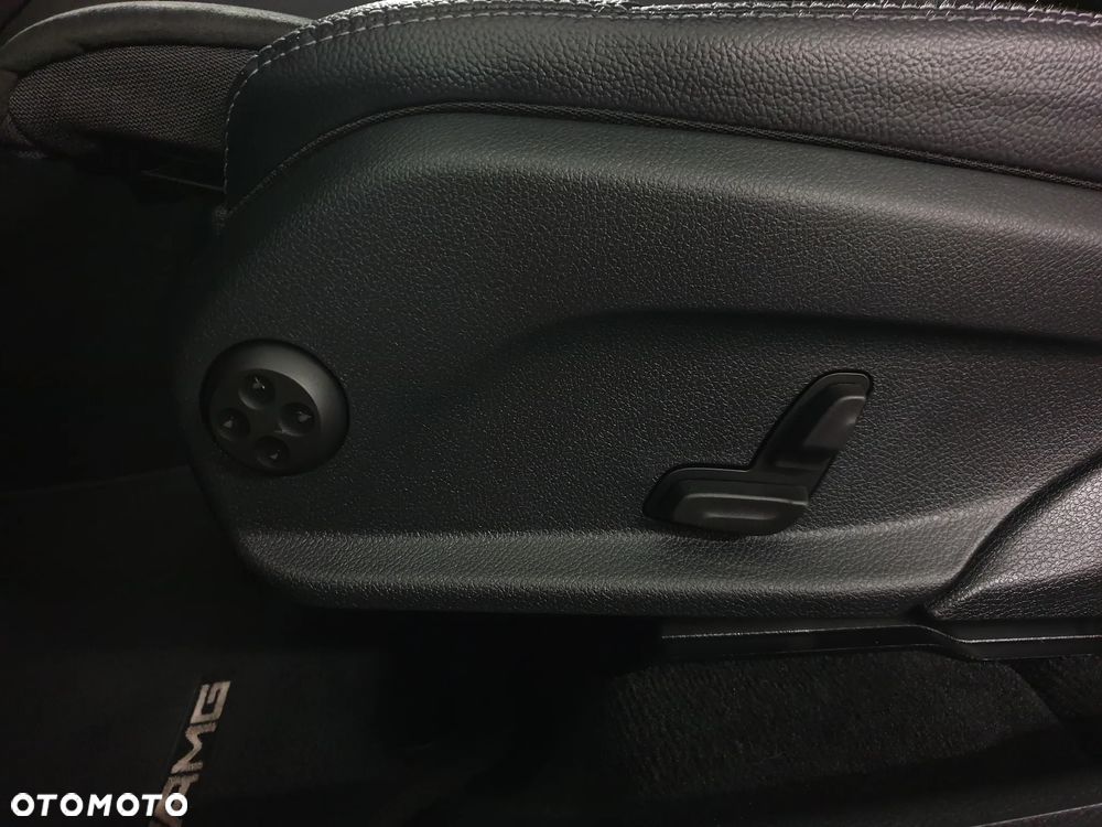 Mercedes-Benz GLC 300 de 4Matic 9G-TRONIC AMG Line Plus - 32