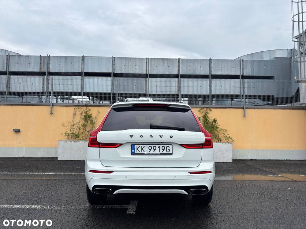 Volvo XC 60 T8 AWD Plug-In Hybrid R-Design - 11