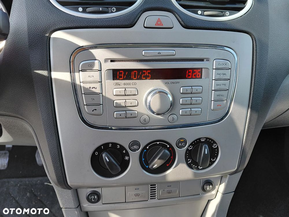 Ford Focus 1.8 FF Ambiente - 16
