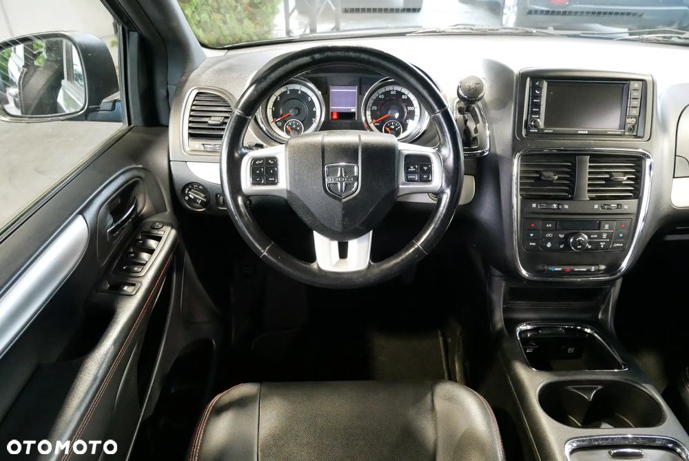 Dodge Grand Caravan - 17