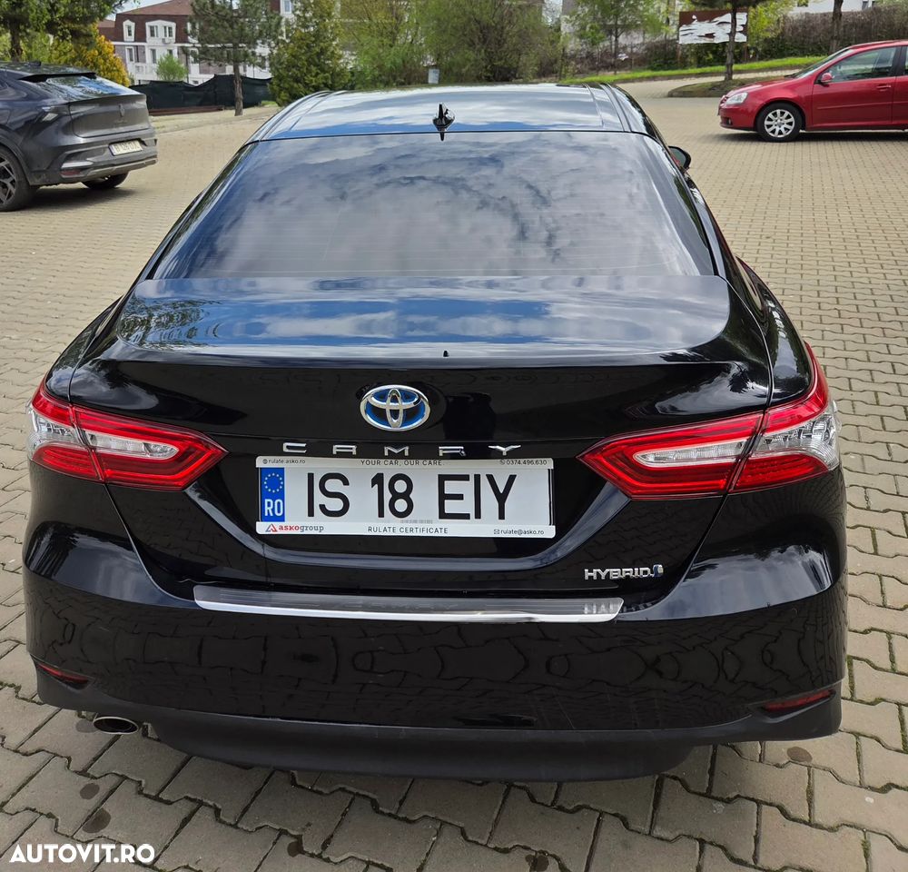Toyota Camry 2.5 Exclusive - 6