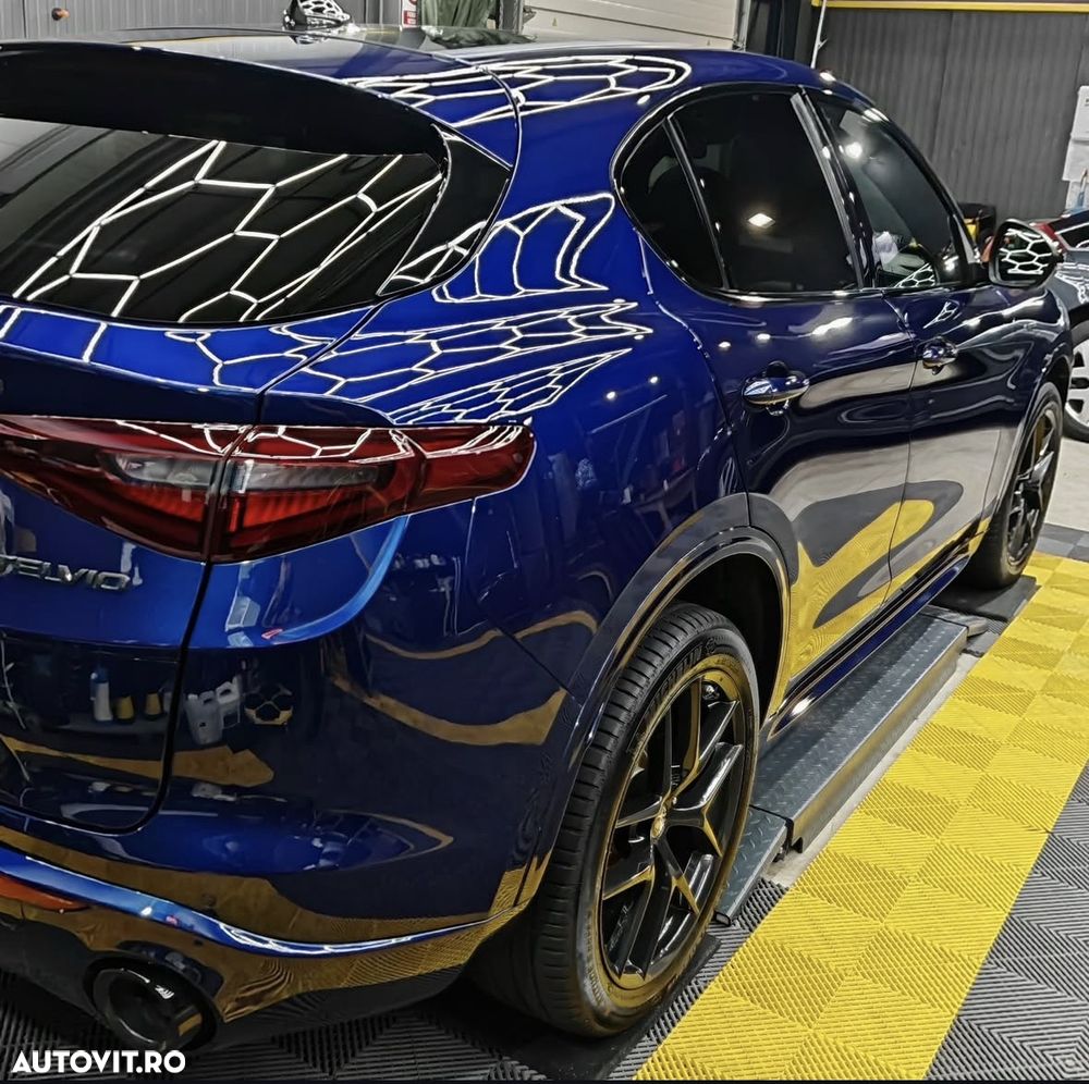 Alfa Romeo Stelvio 2.0 Turbo AWD AT8 Veloce - 12