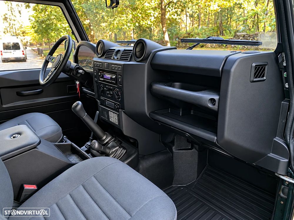 Land Rover Defender 90 2.4 CRD SE - 22