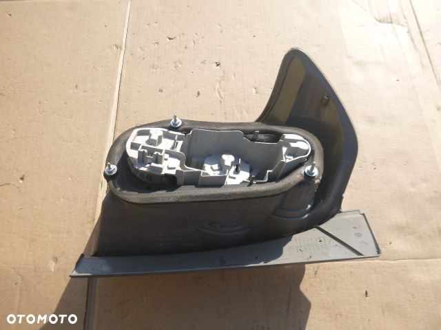 LAMPA PRAWY TYŁ PRAWA TYLNA TOYOTA COROLLA VERSO II - 14