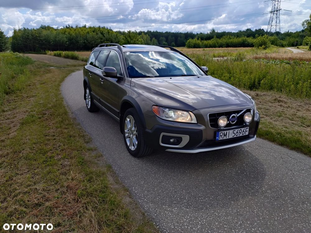 Volvo XC 70 D5 AWD Momentum - 11