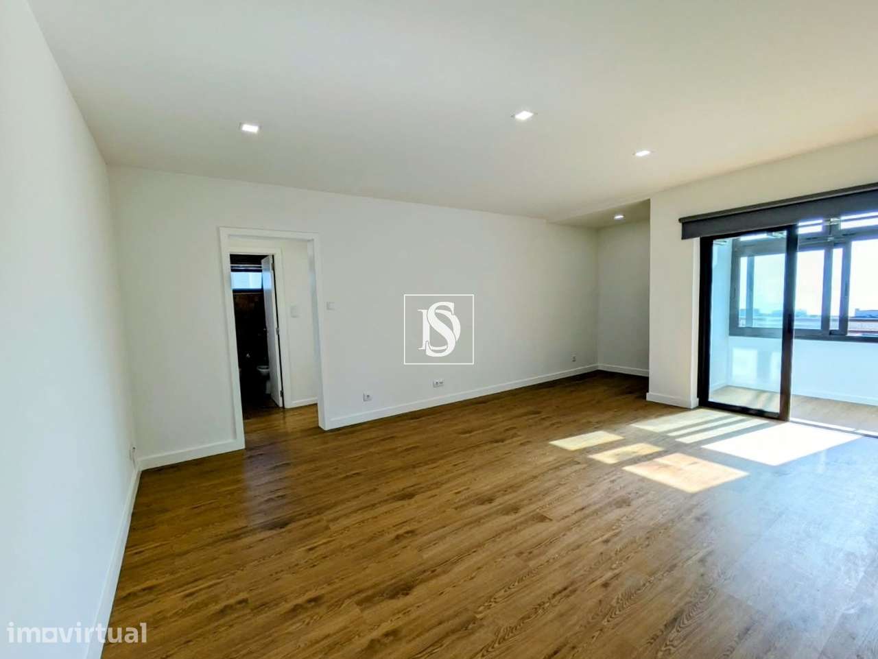 T1 Renovado a 70m da Praia com Vista Mar | Garagem fechada e AC - Grande imagem: 2/20
