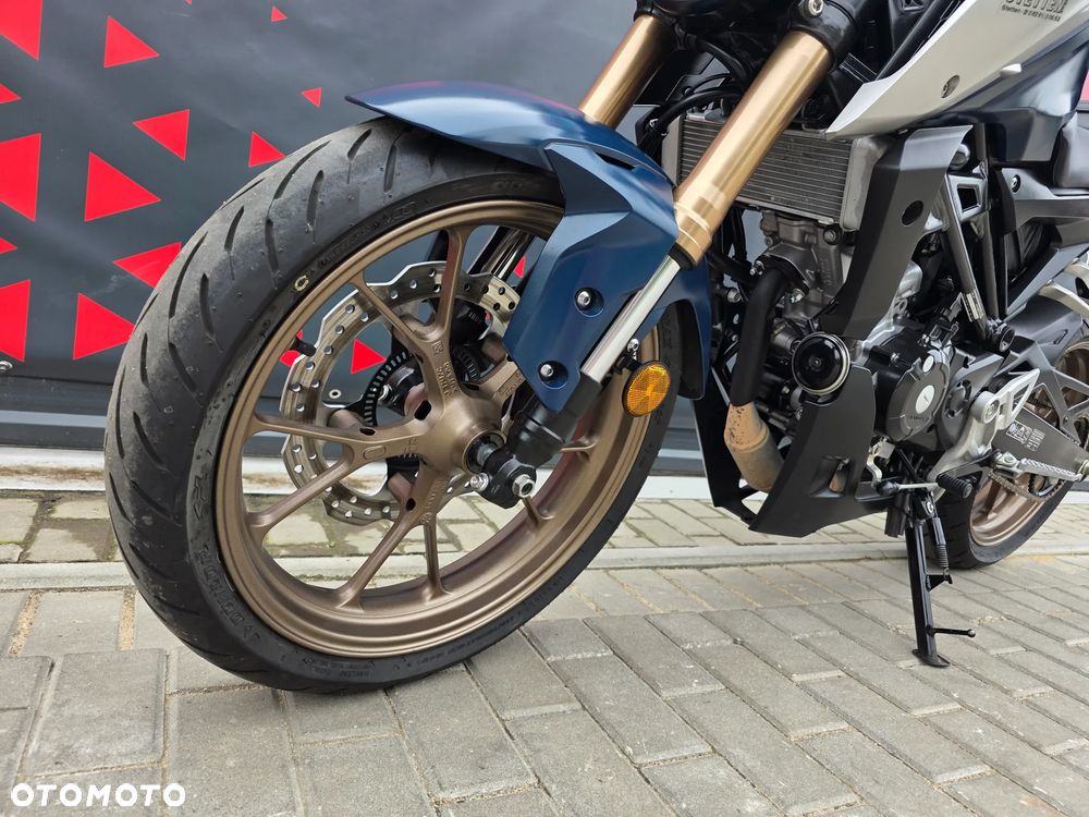 Honda CB - 22