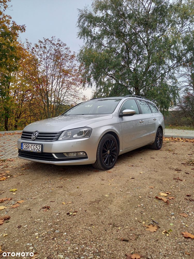 Volkswagen Passat - 1