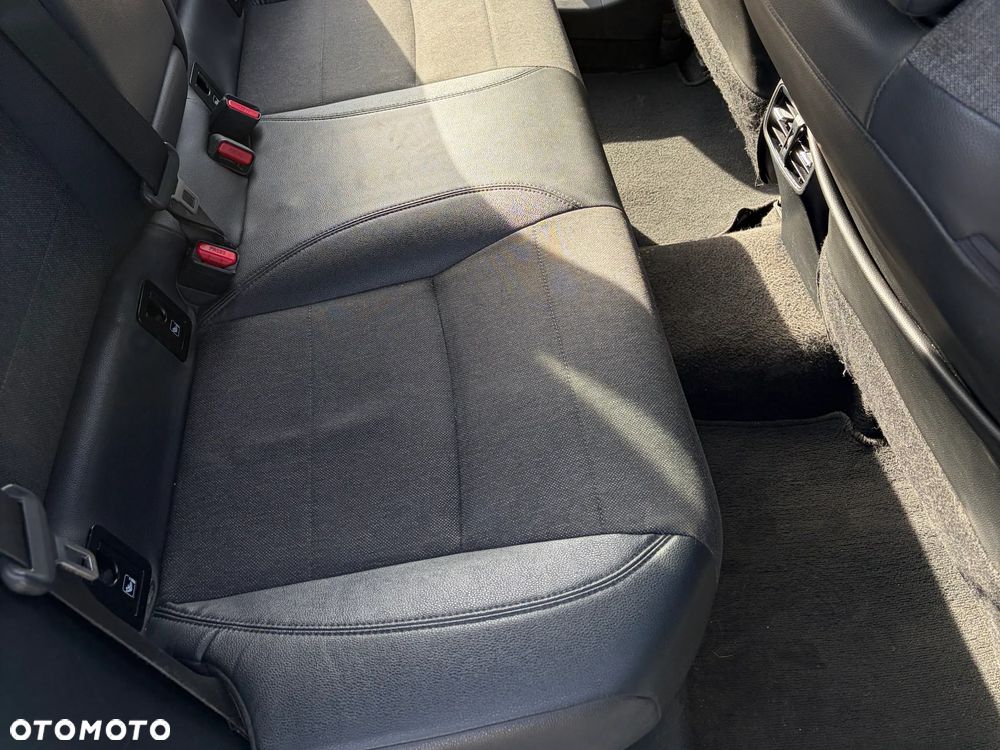 Toyota Corolla 1.8 Business Edition - 21
