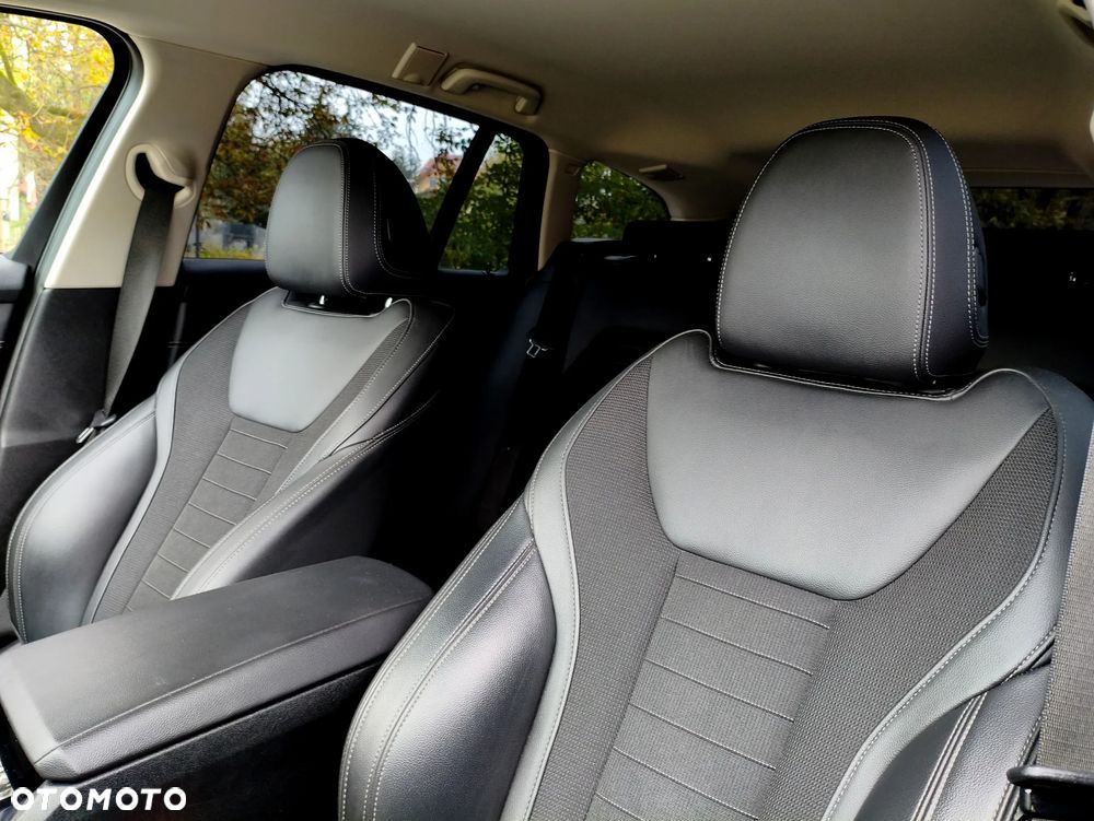 BMW Seria 3 330e Luxury Line sport - 33
