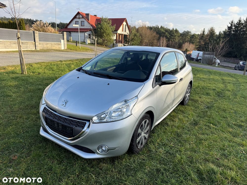 Peugeot 208 - 1