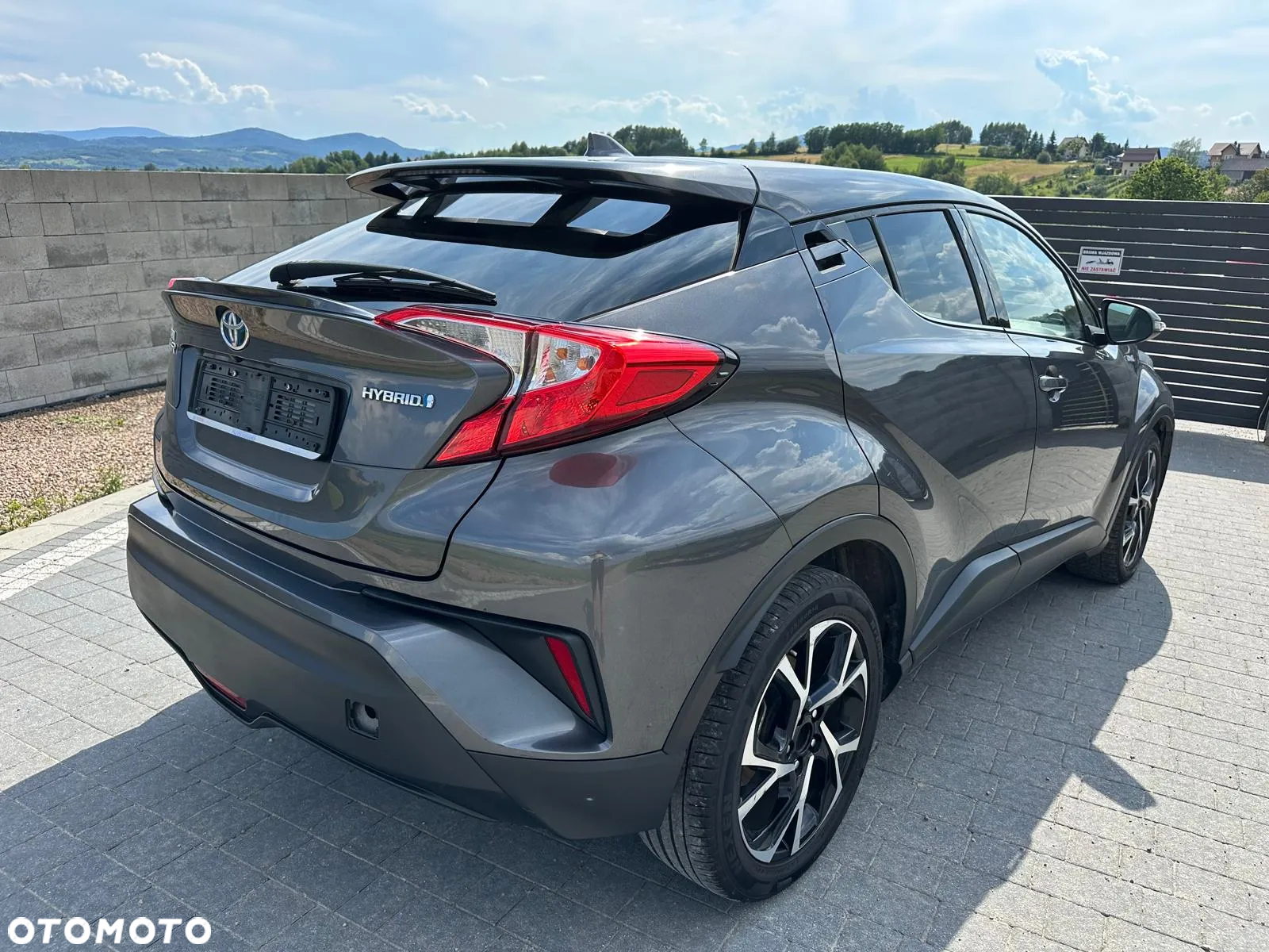 Toyota C-HR Hybrid Business-Edition - 11