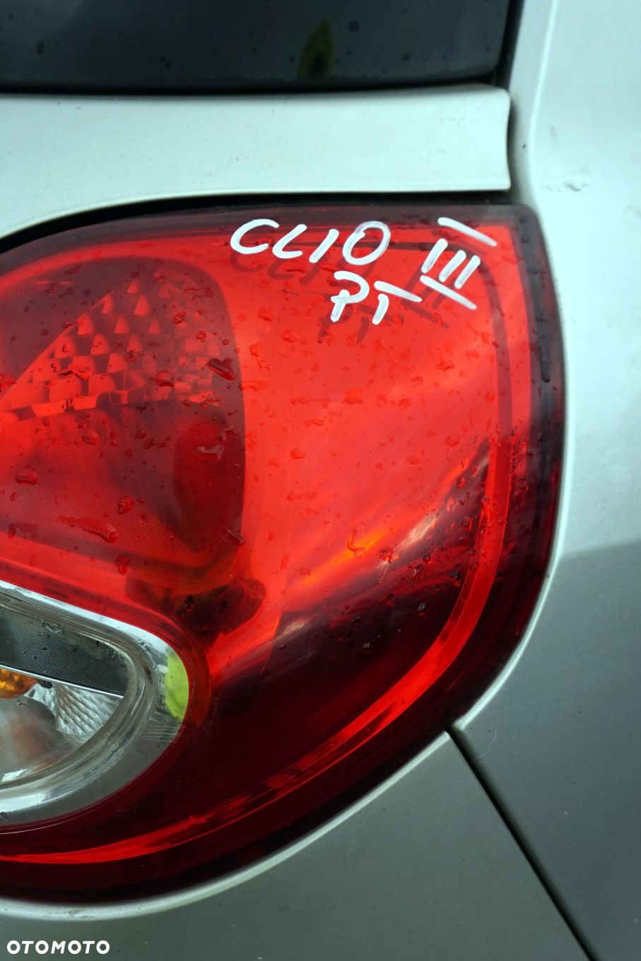 LAMPA TYLNA PRAWA CLIO III PH2 LIFT 5D HB  RENAULT 2009-2012 - 3