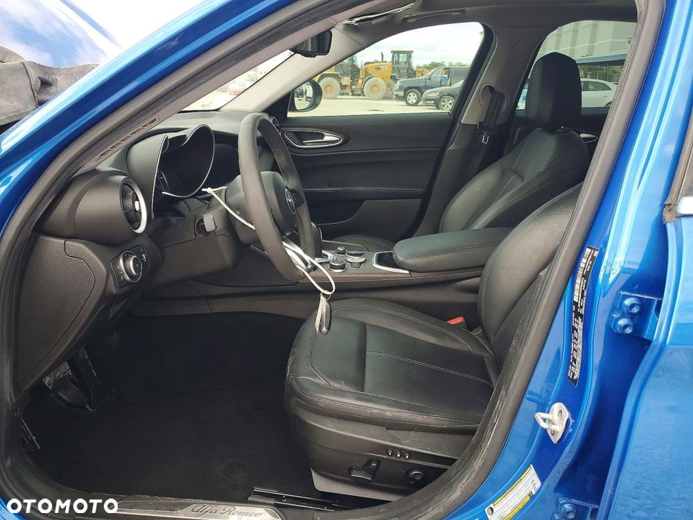 Alfa Romeo Giulia 2.0 Turbo TI Q4 - 7