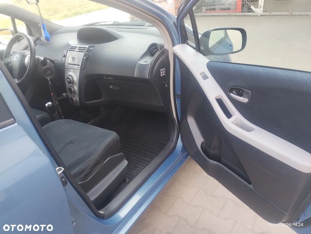 Toyota Yaris - 7