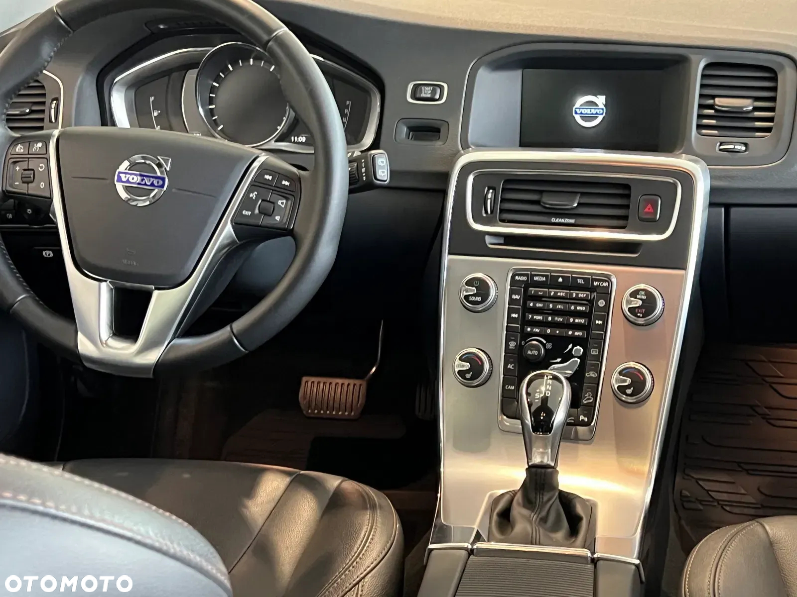 Volvo V60 Cross Country - 18