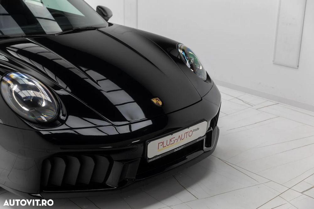 Porsche 911 Carrera GTS PDK - 6