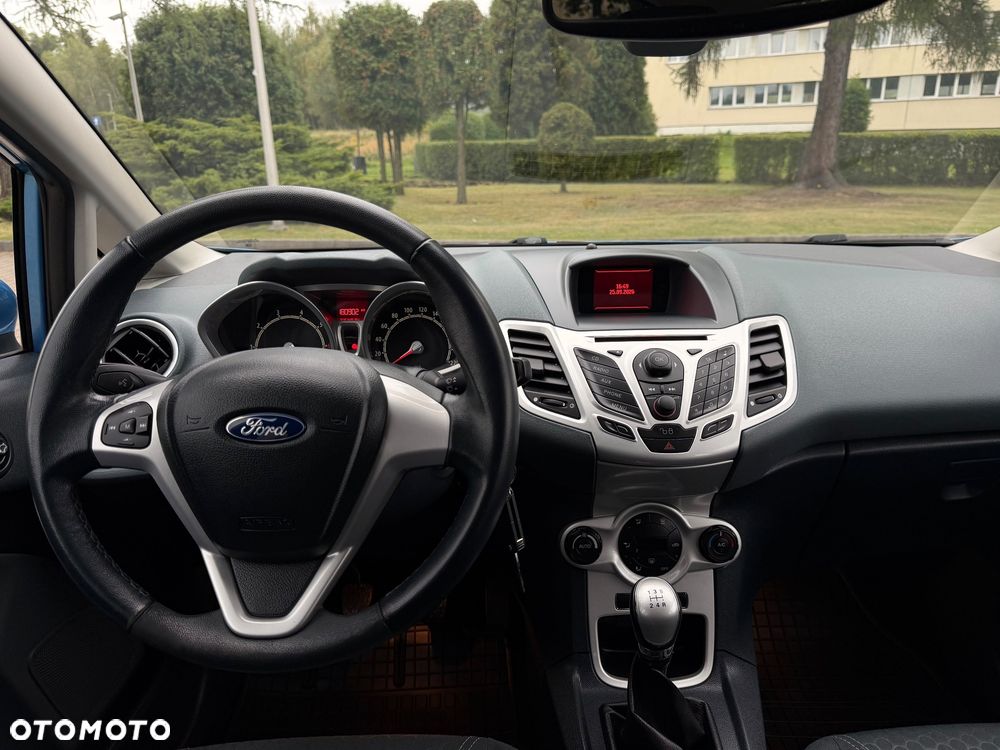 Ford Fiesta - 24